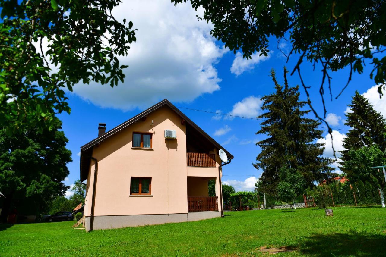 Apartman Jelena Rakovica Buitenkant foto